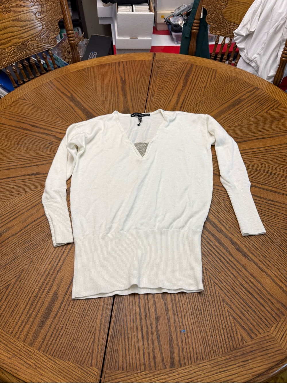 White House Black Market Cream V-Neck Long Sleeve Sweater
